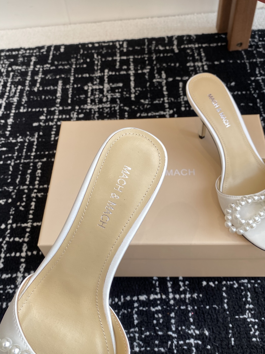 代购级
小众品牌Mach&Mach 绝美蝴蝶结 珍珠高跟系列鞋 

又美又嗲、珍珠蝴蝶结加缠绕式设计让你