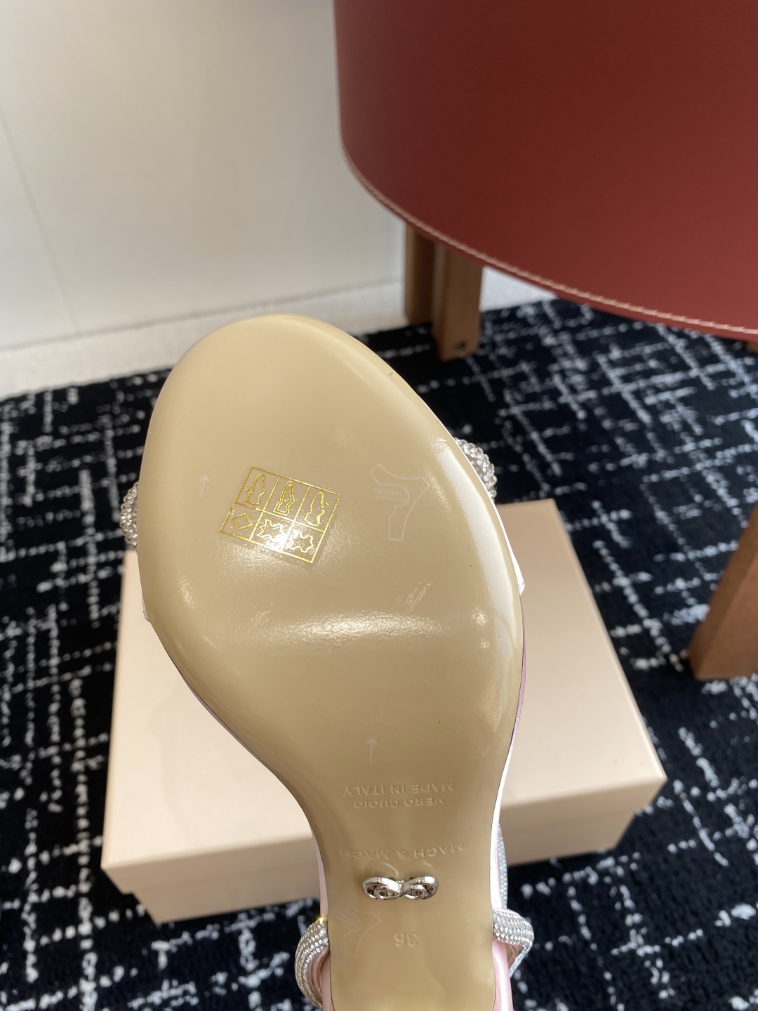 代购级
小众品牌Mach&Mach 绝美蝴蝶结 珍珠高跟系列鞋 

又美又嗲、珍珠蝴蝶结加缠绕式水钻 设