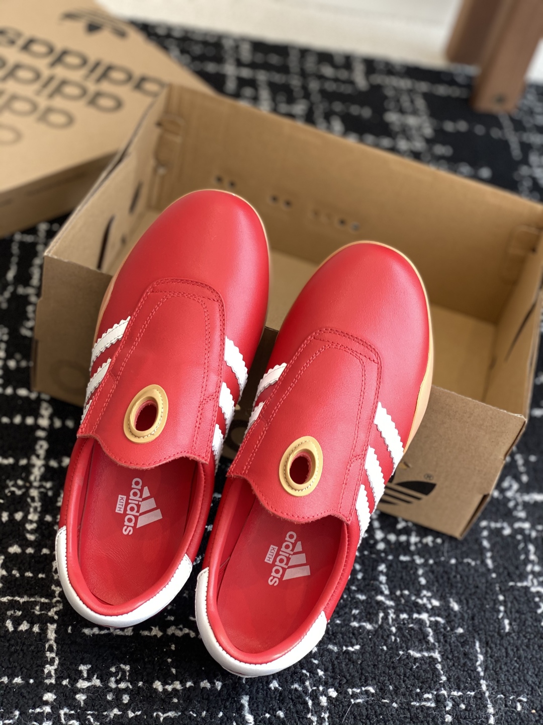 代购级
Adidas 阿迪达斯 25ss春夏新款 一脚蹬 平底 跆拳道鞋 休闲鞋

简直就是球鞋界的“流