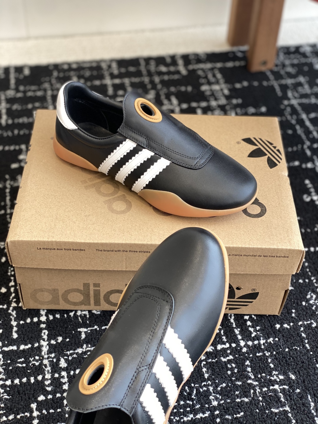 代购级
Adidas 阿迪达斯 25ss春夏新款 一脚蹬 平底 跆拳道鞋 休闲鞋

简直就是球鞋界的“流