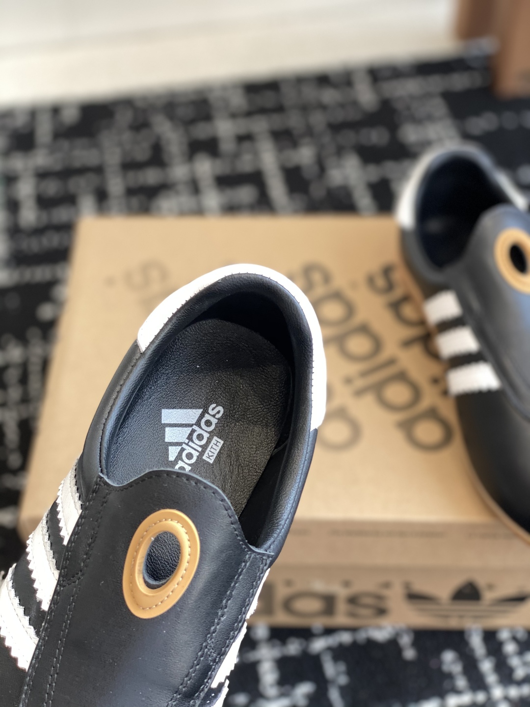 代购级
Adidas 阿迪达斯 25ss春夏新款 一脚蹬 平底 跆拳道鞋 休闲鞋

简直就是球鞋界的“流