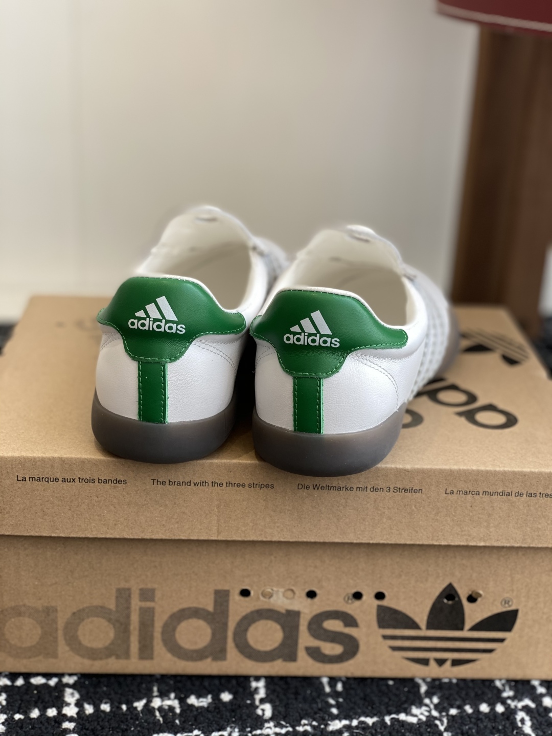 代购级
Adidas 阿迪达斯 25ss春夏新款 一脚蹬 平底 跆拳道鞋 休闲鞋

简直就是球鞋界的“流