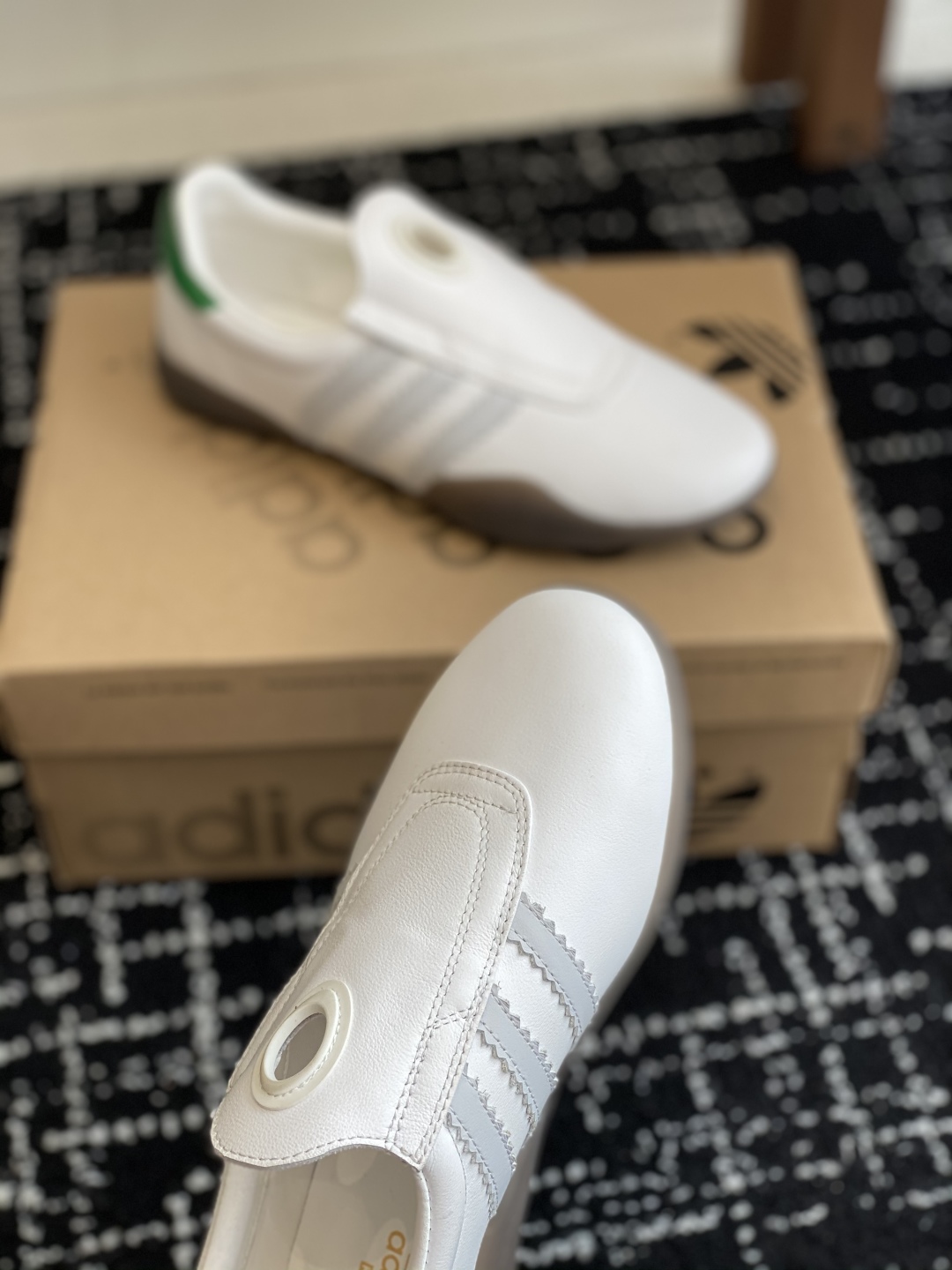 代购级
Adidas 阿迪达斯 25ss春夏新款 一脚蹬 平底 跆拳道鞋 休闲鞋

简直就是球鞋界的“流