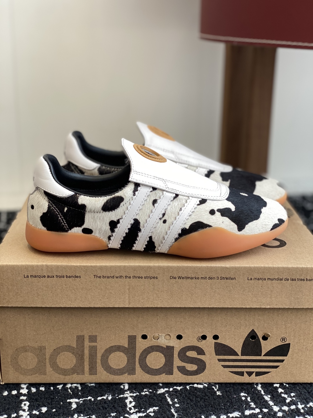 代购级
Adidas 阿迪达斯 25ss春夏新款 一脚蹬 平底 跆拳道鞋 休闲鞋

简直就是球鞋界的“流