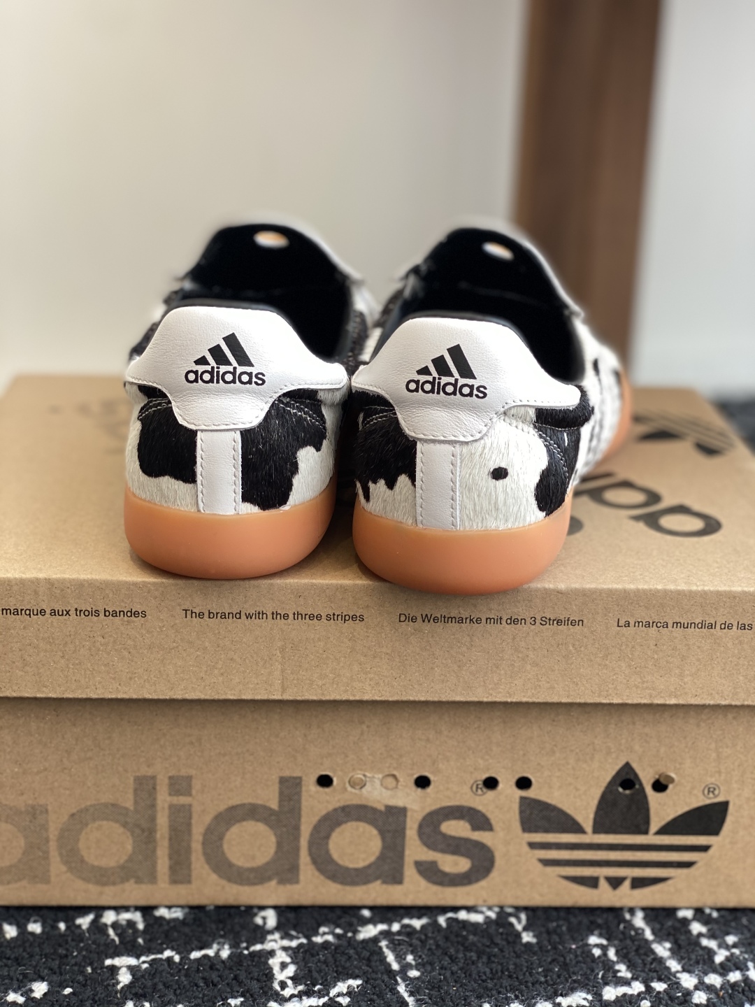 代购级
Adidas 阿迪达斯 25ss春夏新款 一脚蹬 平底 跆拳道鞋 休闲鞋

简直就是球鞋界的“流