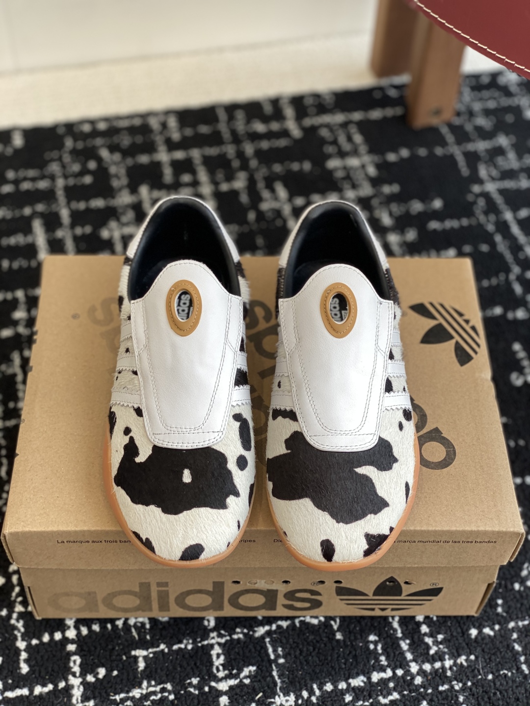 代购级
Adidas 阿迪达斯 25ss春夏新款 一脚蹬 平底 跆拳道鞋 休闲鞋

简直就是球鞋界的“流