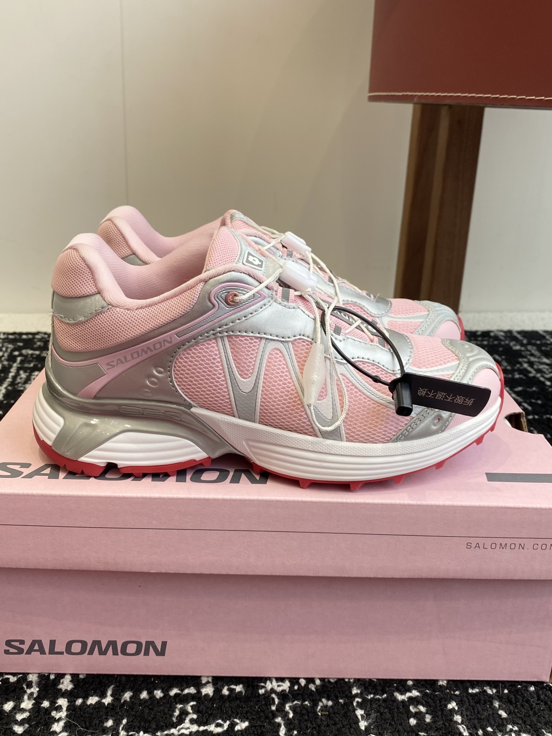 代购级（⚠️广州版本）
SALOMON XT WHISPER 萨洛蒙户外 休闲 运动鞋

原版购入开发 