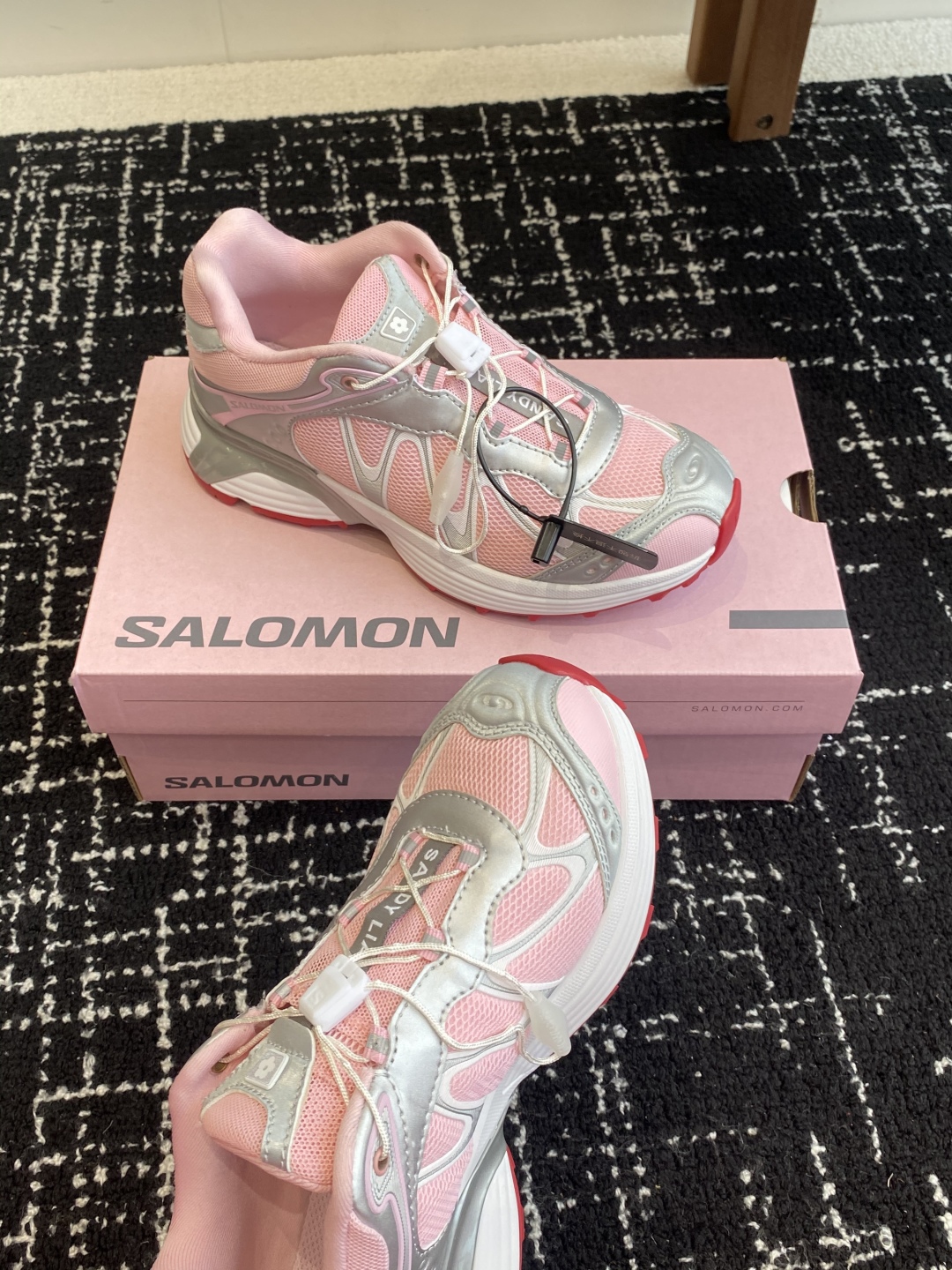 代购级（⚠️广州版本）
SALOMON XT WHISPER 萨洛蒙户外 休闲 运动鞋

原版购入开发 