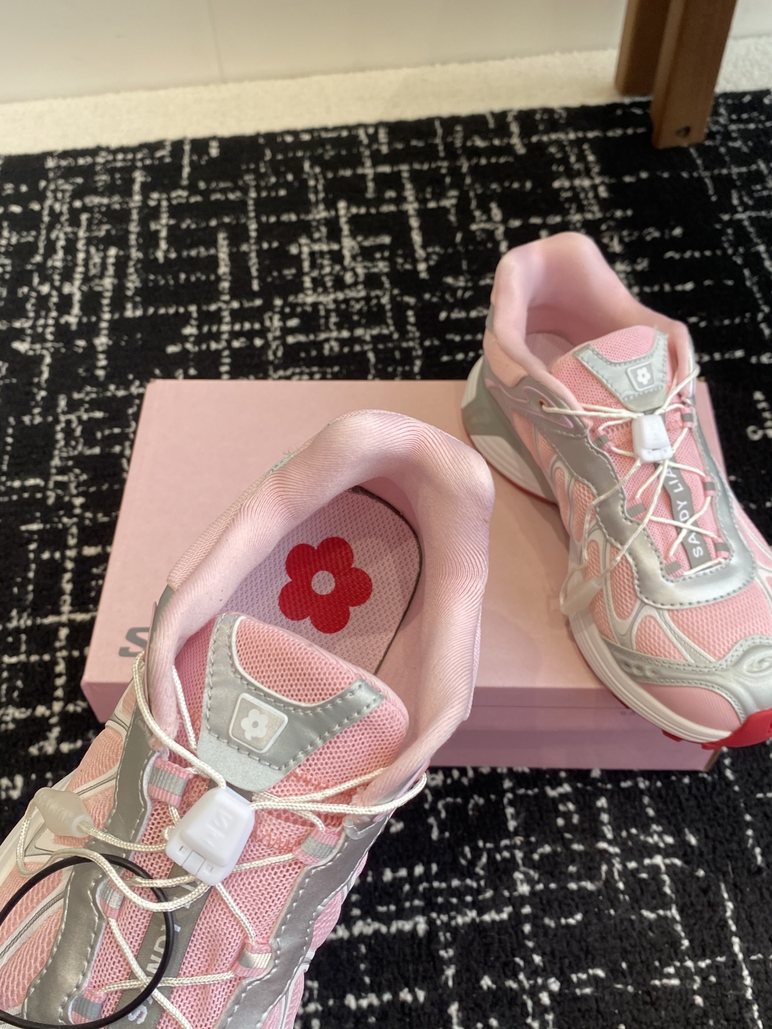 代购级（⚠️广州版本）
SALOMON XT WHISPER 萨洛蒙户外 休闲 运动鞋

原版购入开发 