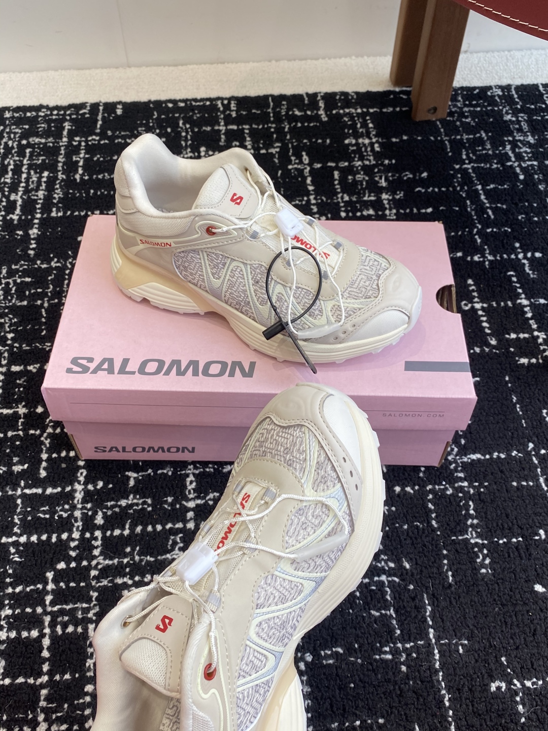 代购级（⚠️广州版本）
SALOMON XT WHISPER 萨洛蒙户外 休闲 运动鞋

原版购入开发 