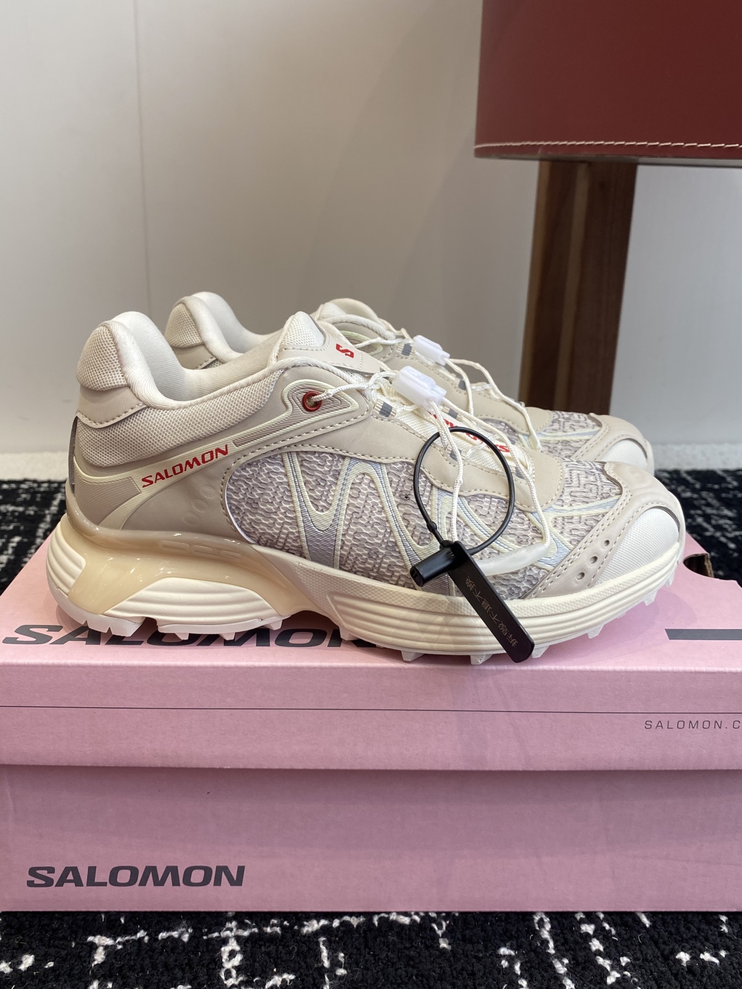 代购级（⚠️广州版本）
SALOMON XT WHISPER 萨洛蒙户外 休闲 运动鞋

原版购入开发 