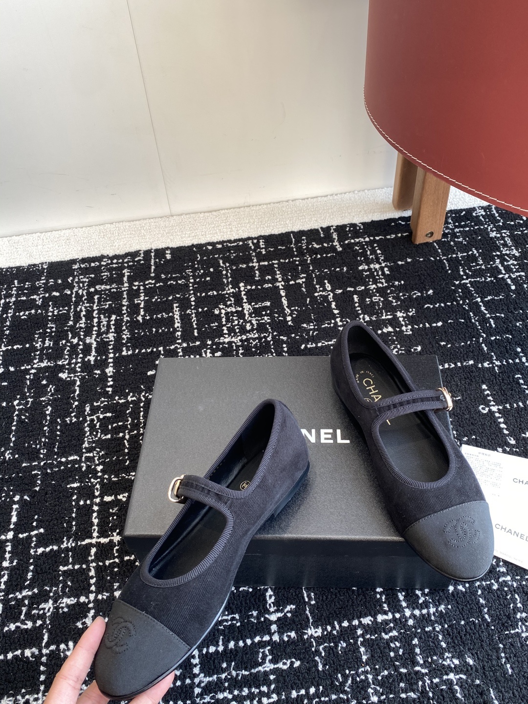 代购级
CHANEL小香 25ss 春夏鞋头电绣双C logo点缀,芭蕾舞鞋 宛如女神脖子上的项链,上脚