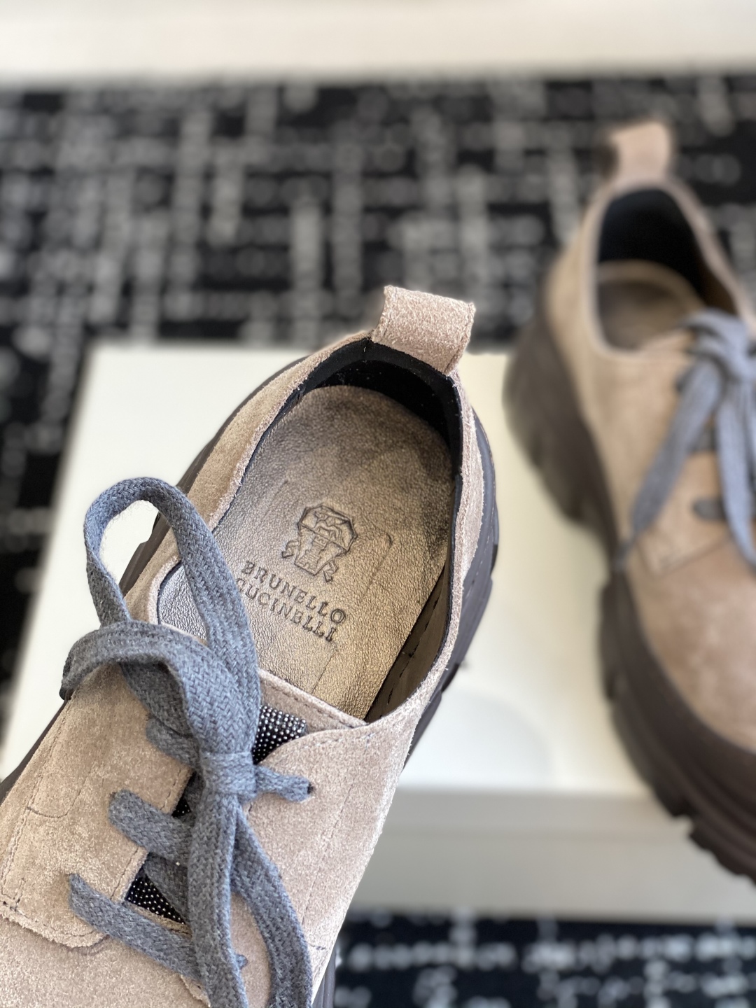 代购级
Brunello Cucinelli 25ss最新 Bc 系带 休闲鞋 

鞋面进口麂皮 内里进