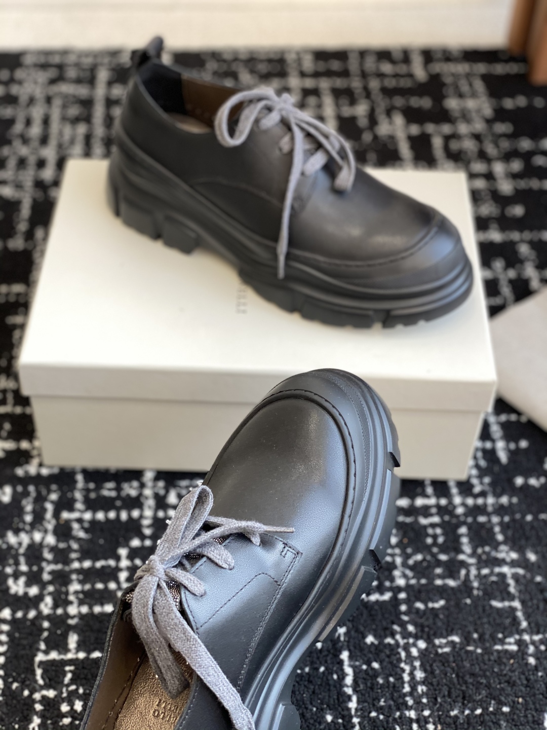 代购级
Brunello Cucinelli 25ss最新 Bc 系带 休闲鞋 

鞋面进口麂皮 内里进