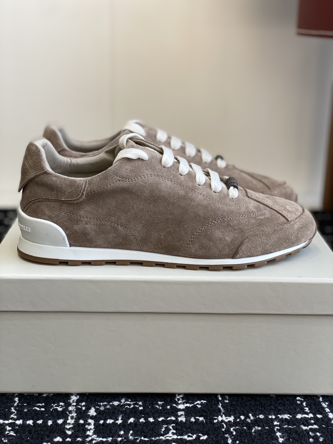 代购级
Brunello Cucinelli 25ss最新 Bc 系带 休闲鞋 

鞋面进口麂皮 内里进