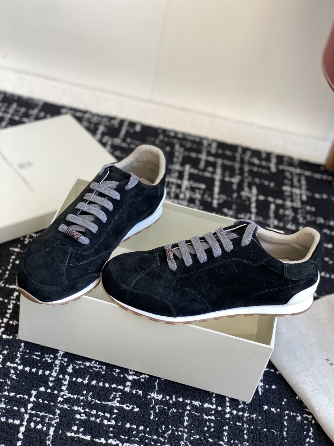 代购级
Brunello Cucinelli 25ss最新 Bc 系带 休闲鞋 

鞋面进口麂皮 内里进