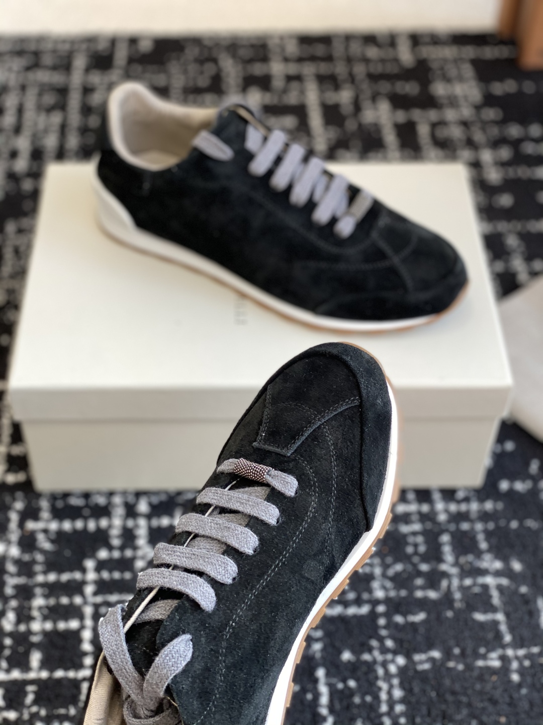 代购级
Brunello Cucinelli 25ss最新 Bc 系带 休闲鞋 

鞋面进口麂皮 内里进