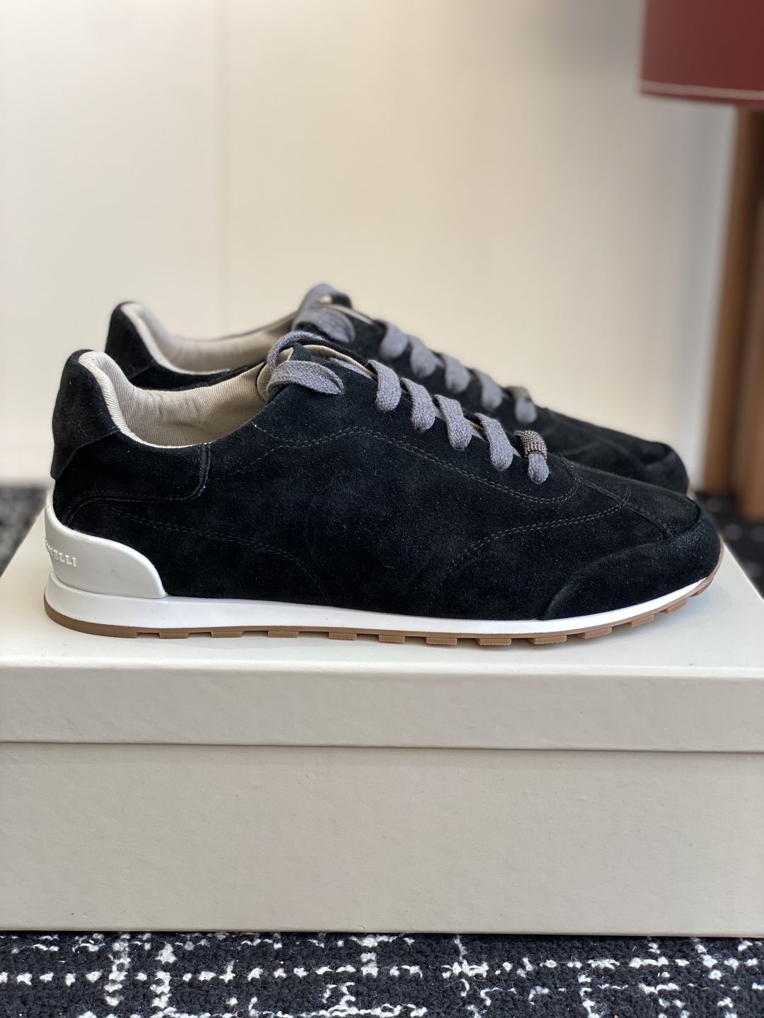 代购级
Brunello Cucinelli 25ss最新 Bc 系带 休闲鞋 

鞋面进口麂皮 内里进