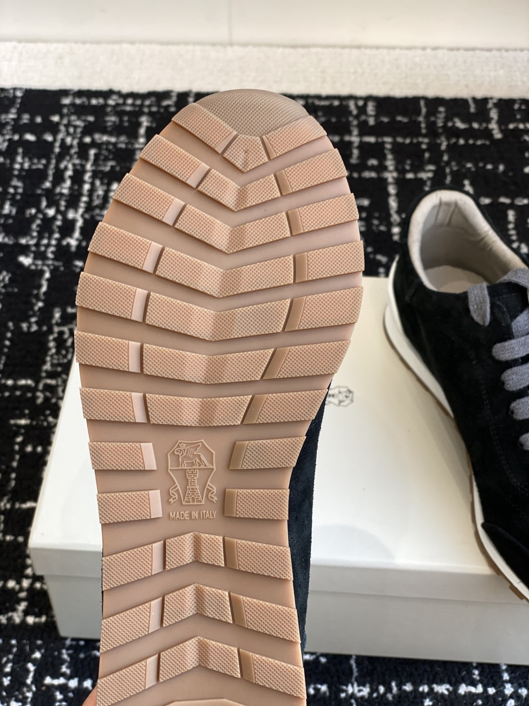代购级
Brunello Cucinelli 25ss最新 Bc 系带 休闲鞋 

鞋面进口麂皮 内里进