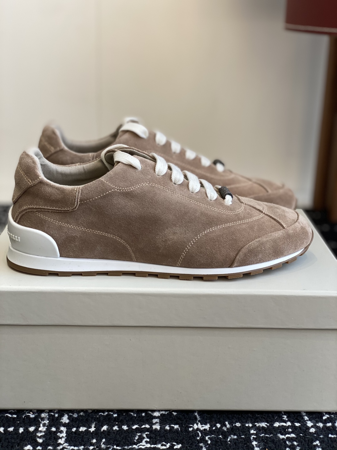 代购级
Brunello Cucinelli 25ss最新 Bc 系带 休闲鞋 

鞋面进口麂皮 内里进