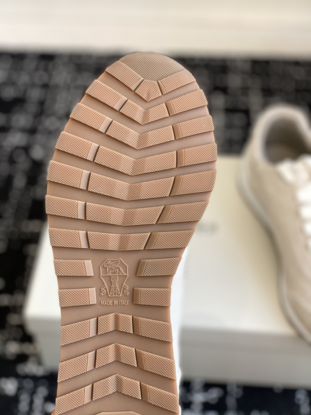 代购级
Brunello Cucinelli 25ss最新 Bc 系带 休闲鞋 

鞋面进口麂皮 内里进