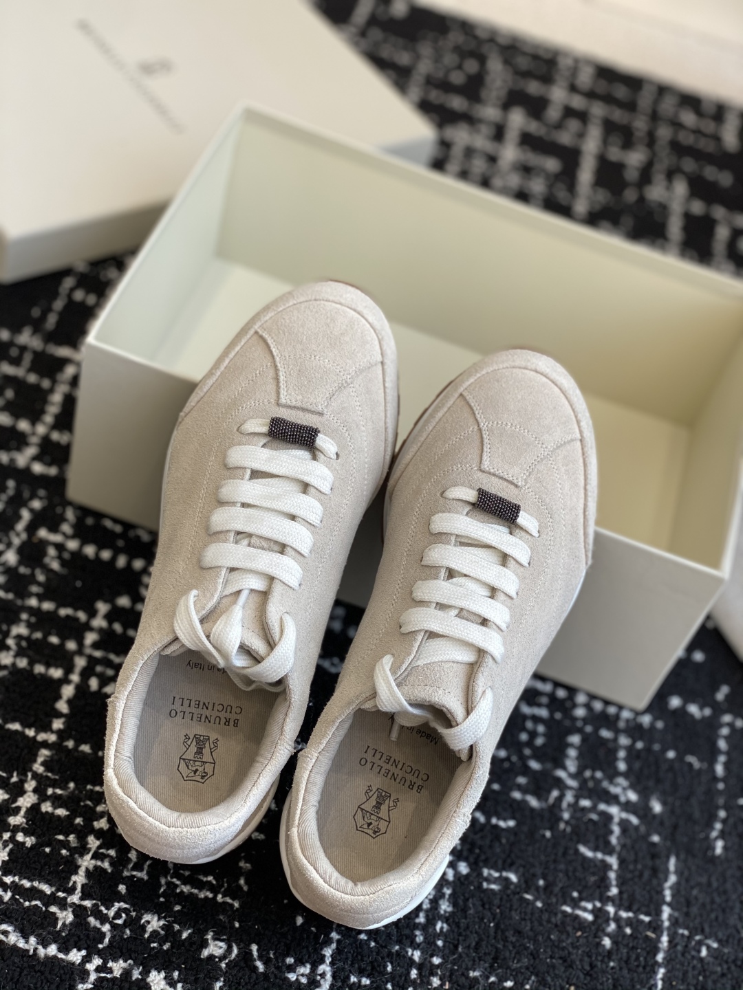 代购级
Brunello Cucinelli 25ss最新 Bc 系带 休闲鞋 

鞋面进口麂皮 内里进