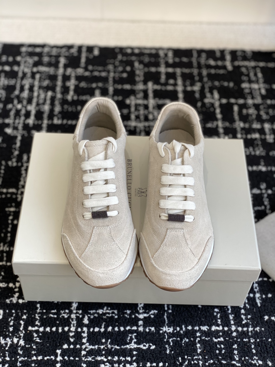 代购级
Brunello Cucinelli 25ss最新 Bc 系带 休闲鞋 

鞋面进口麂皮 内里进
