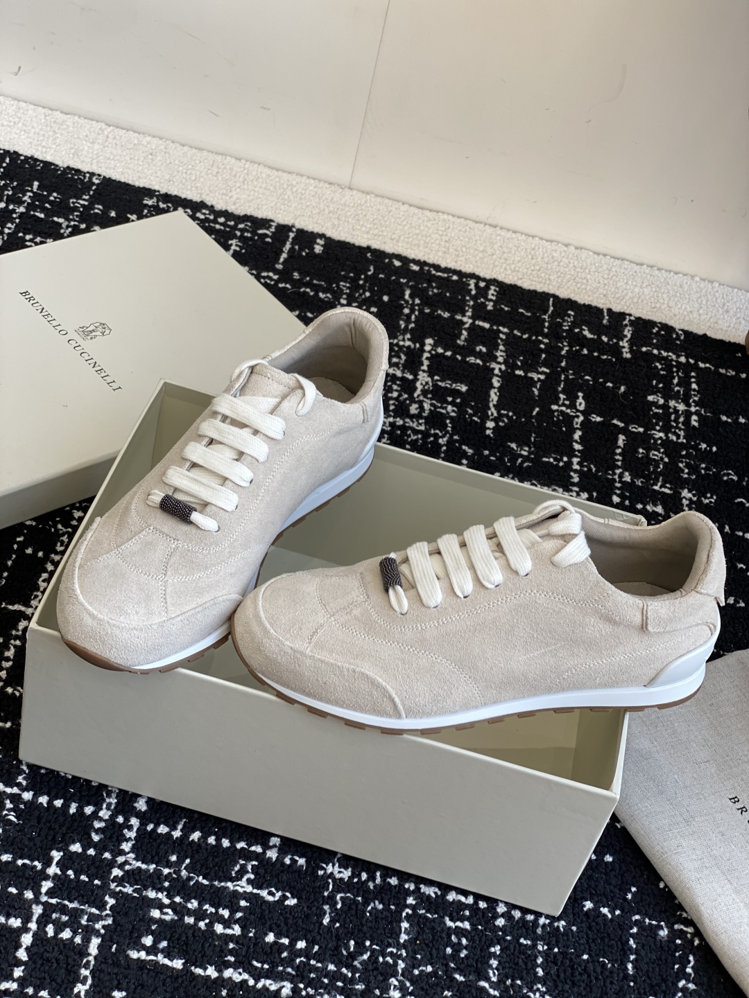 代购级
Brunello Cucinelli 25ss最新 Bc 系带 休闲鞋 

鞋面进口麂皮 内里进