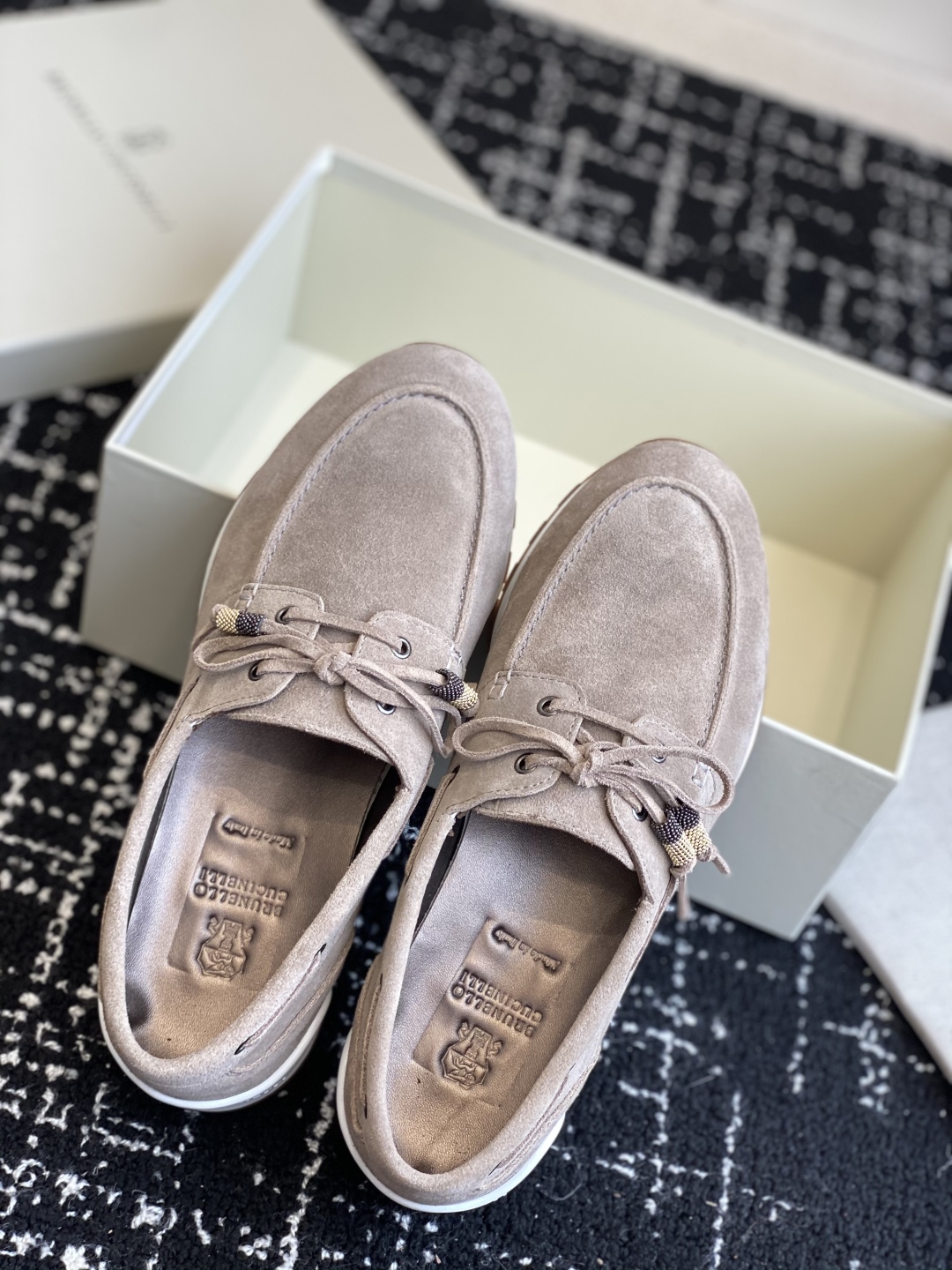 代购级
Brunello Cucinelli 25ss最新 Bc 系带 休闲鞋 

鞋面进口麂皮 内里进