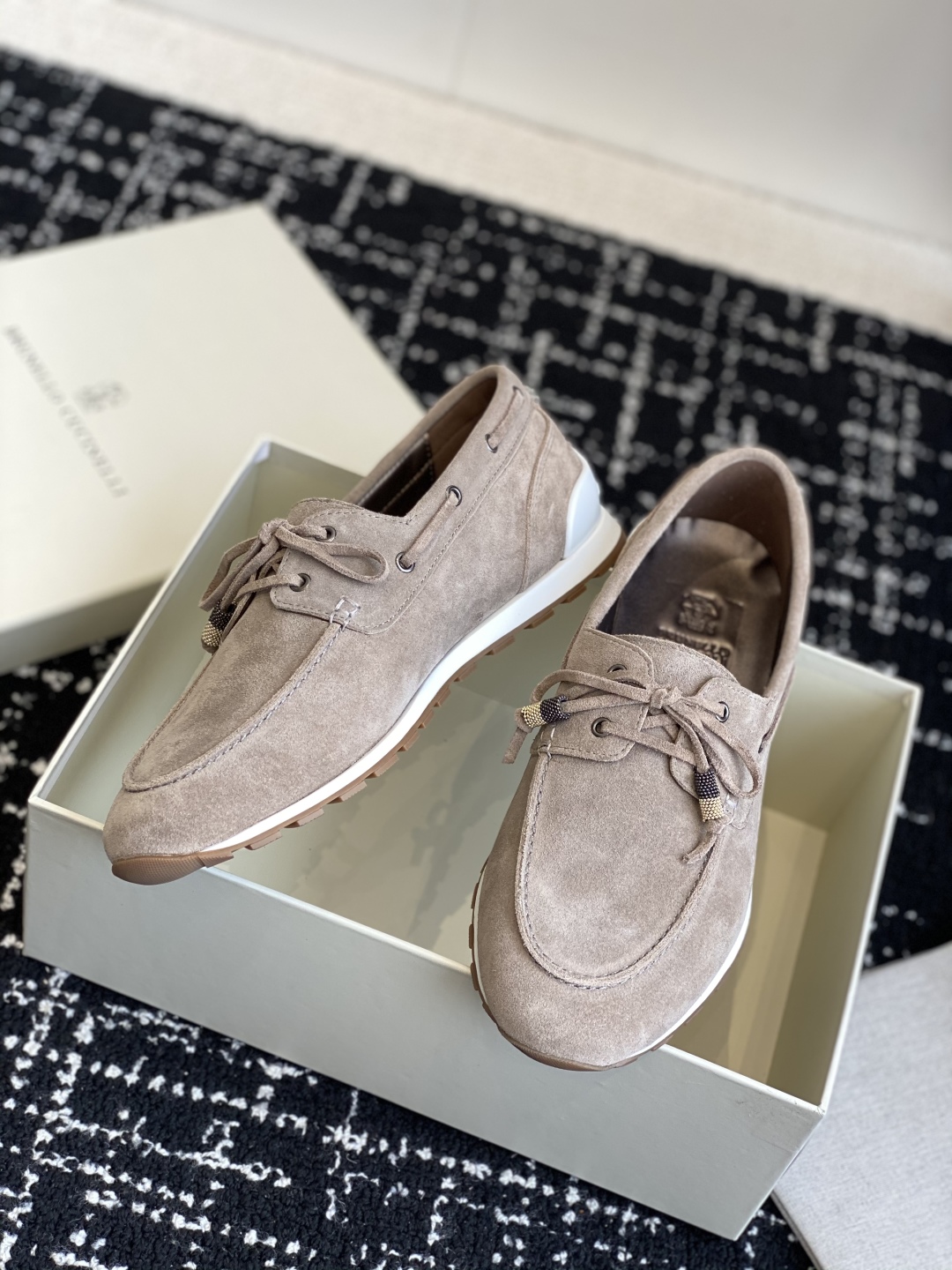代购级
Brunello Cucinelli 25ss最新 Bc 系带 休闲鞋 

鞋面进口麂皮 内里进