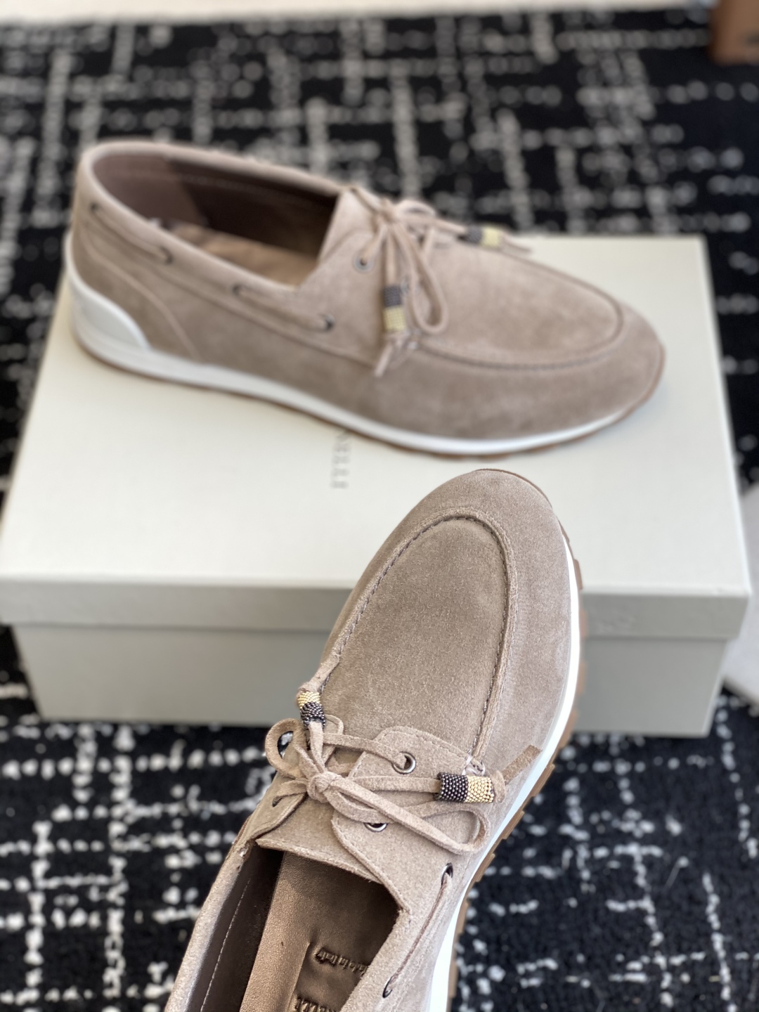 代购级
Brunello Cucinelli 25ss最新 Bc 系带 休闲鞋 

鞋面进口麂皮 内里进