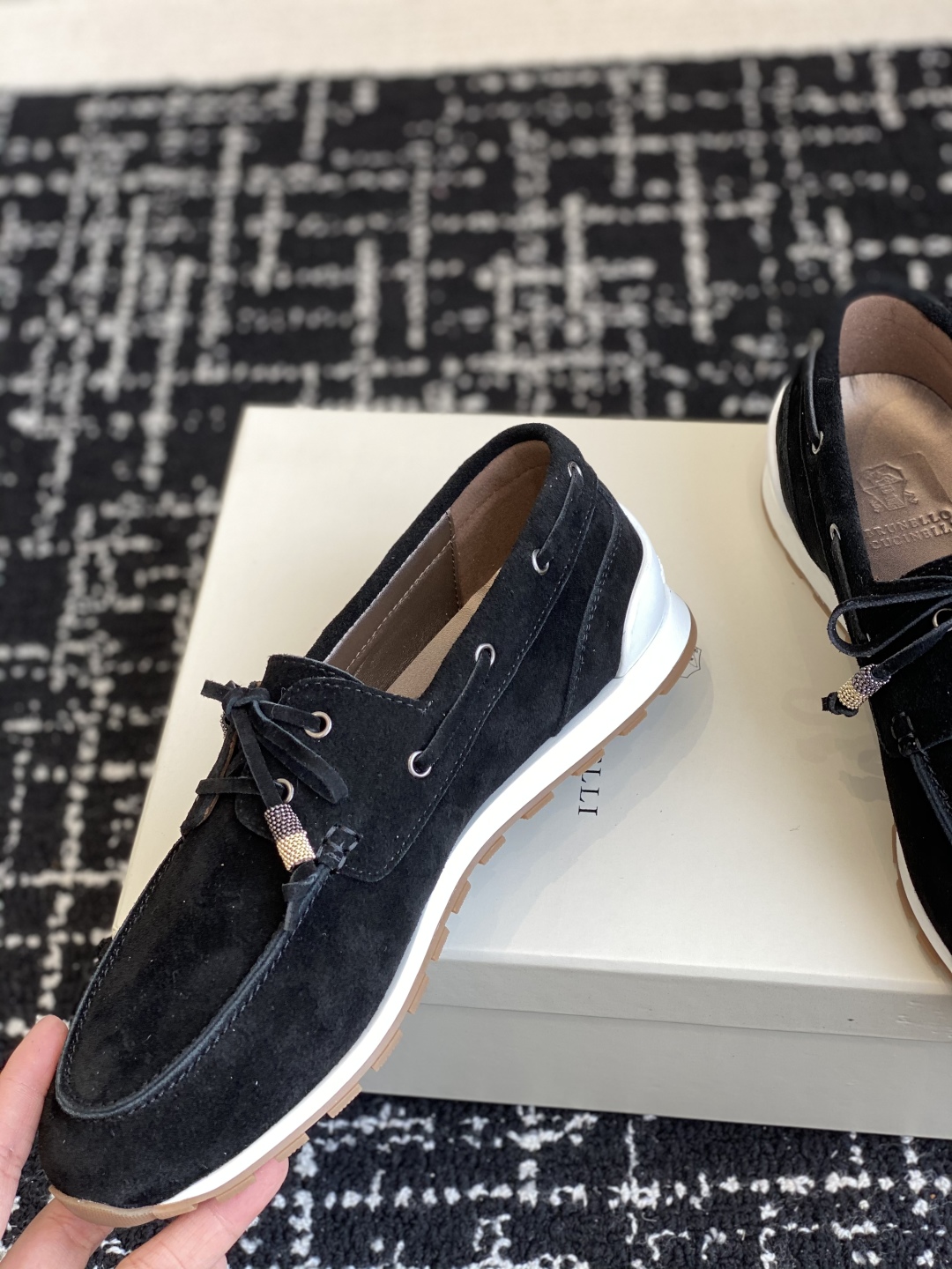 代购级
Brunello Cucinelli 25ss最新 Bc 系带 休闲鞋 

鞋面进口麂皮 内里进
