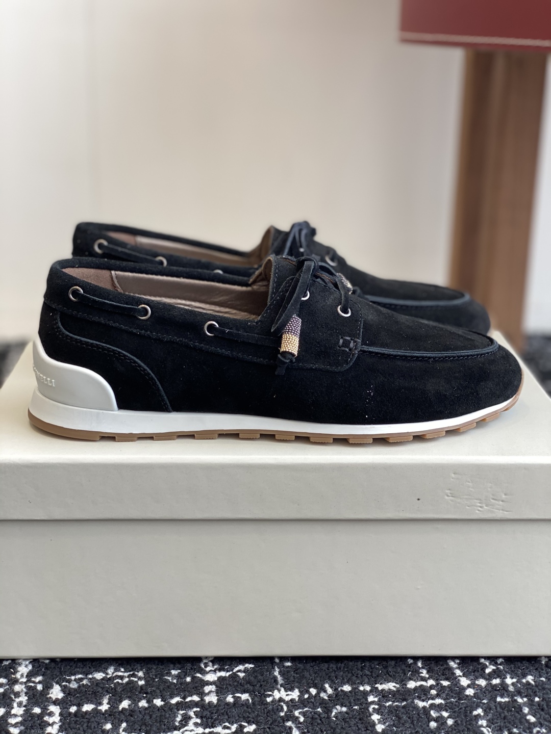 代购级
Brunello Cucinelli 25ss最新 Bc 系带 休闲鞋 

鞋面进口麂皮 内里进