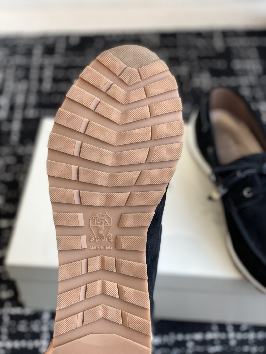 代购级
Brunello Cucinelli 25ss最新 Bc 系带 休闲鞋 

鞋面进口麂皮 内里进