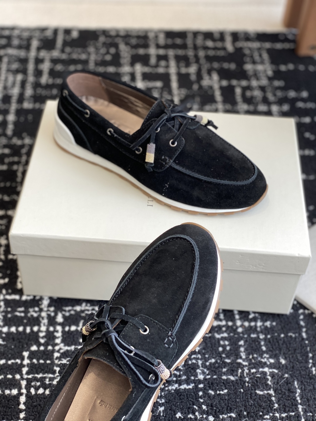 代购级
Brunello Cucinelli 25ss最新 Bc 系带 休闲鞋 

鞋面进口麂皮 内里进