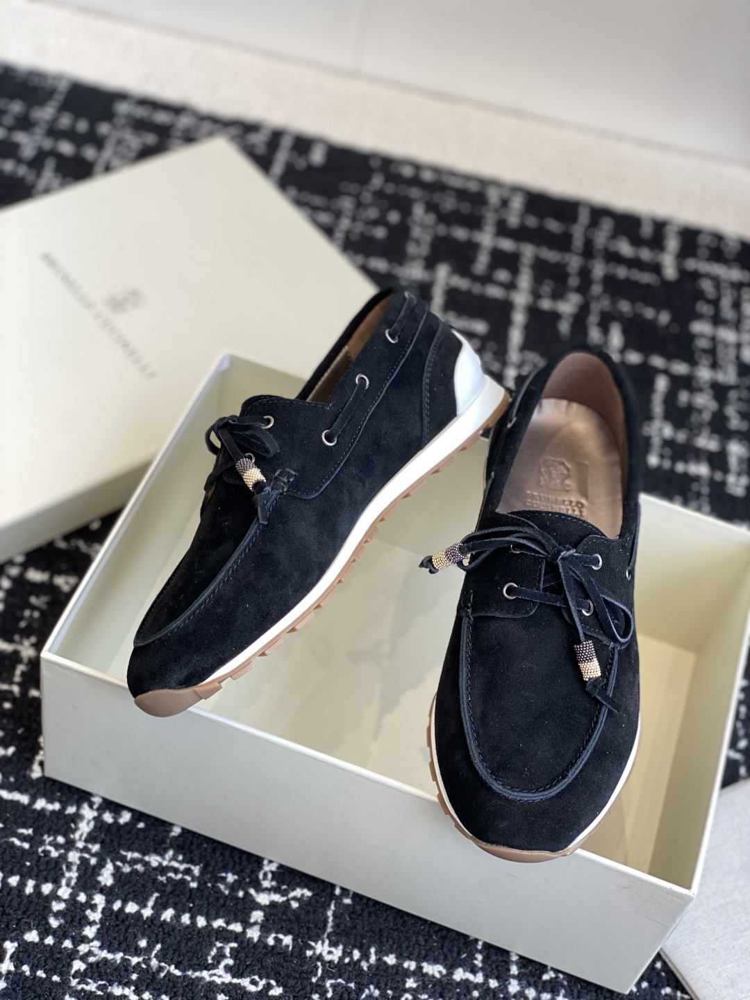 代购级
Brunello Cucinelli 25ss最新 Bc 系带 休闲鞋 

鞋面进口麂皮 内里进