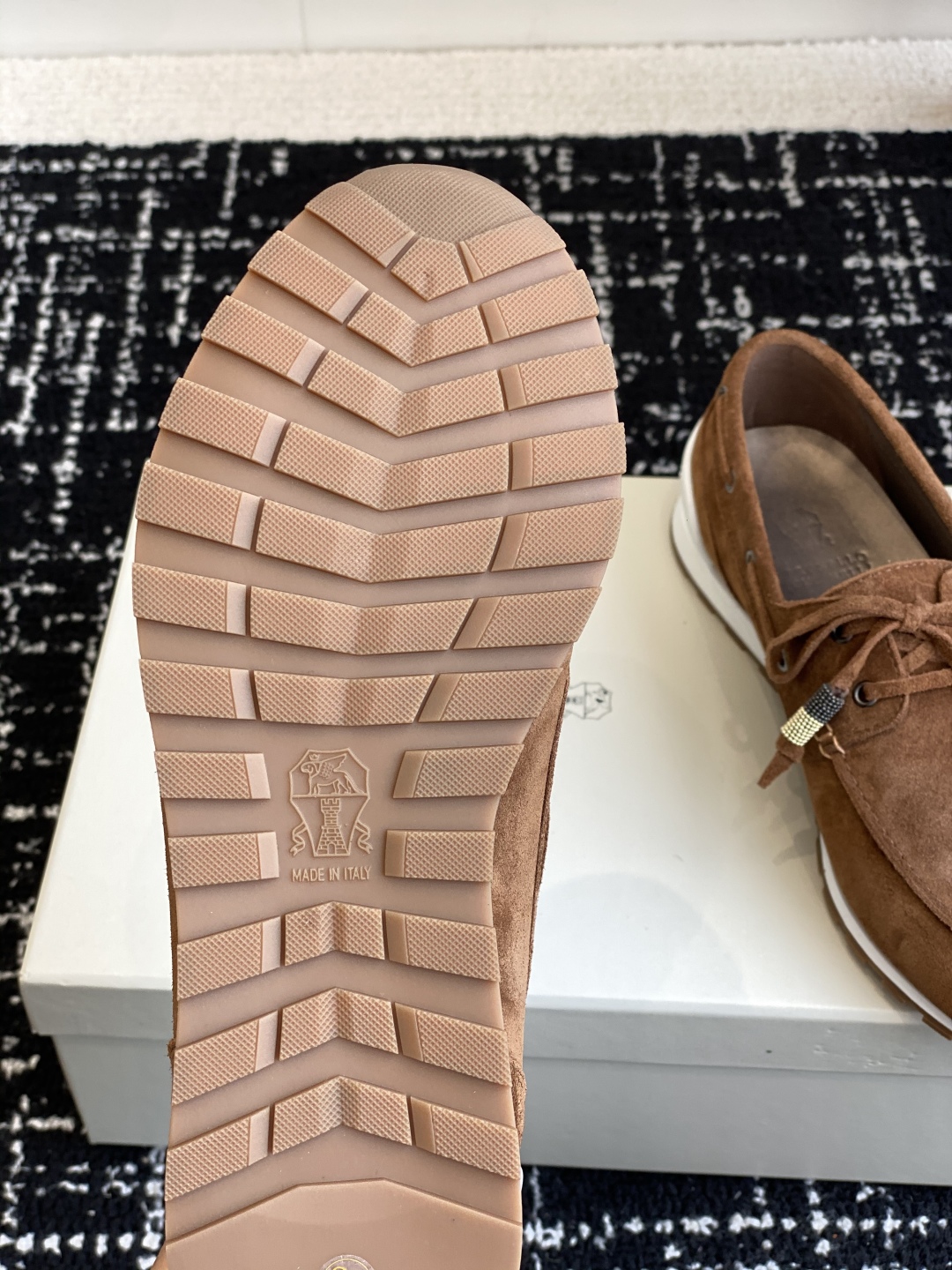 代购级
Brunello Cucinelli 25ss最新 Bc 系带 休闲鞋 

鞋面进口麂皮 内里进