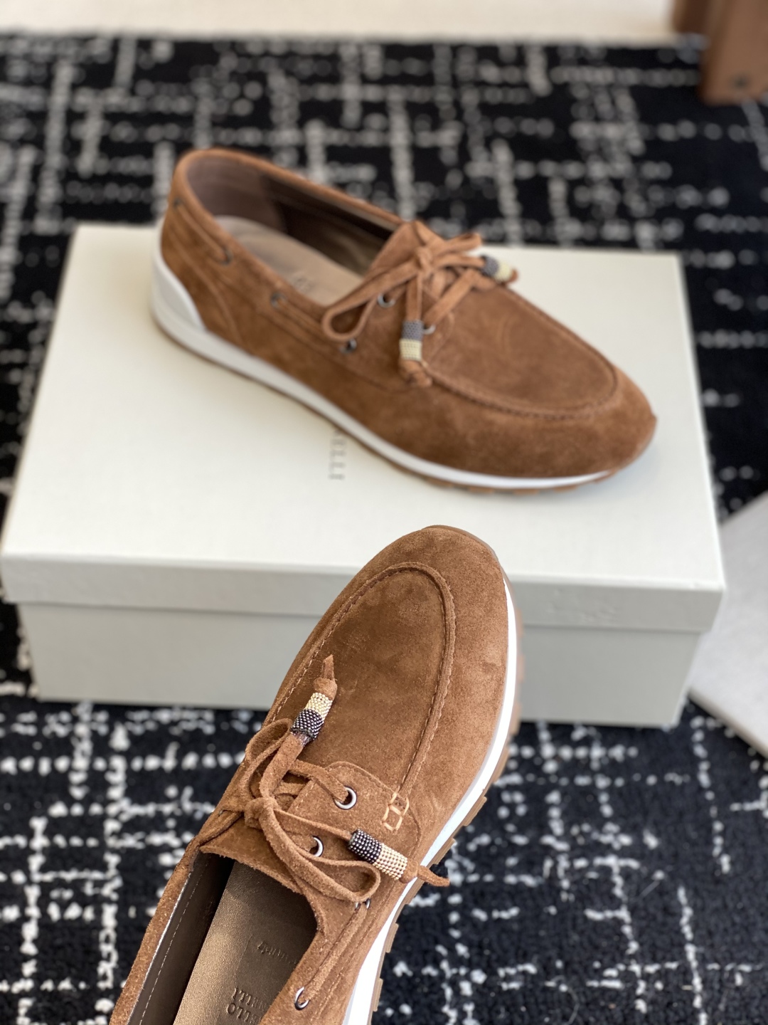 代购级
Brunello Cucinelli 25ss最新 Bc 系带 休闲鞋 

鞋面进口麂皮 内里进