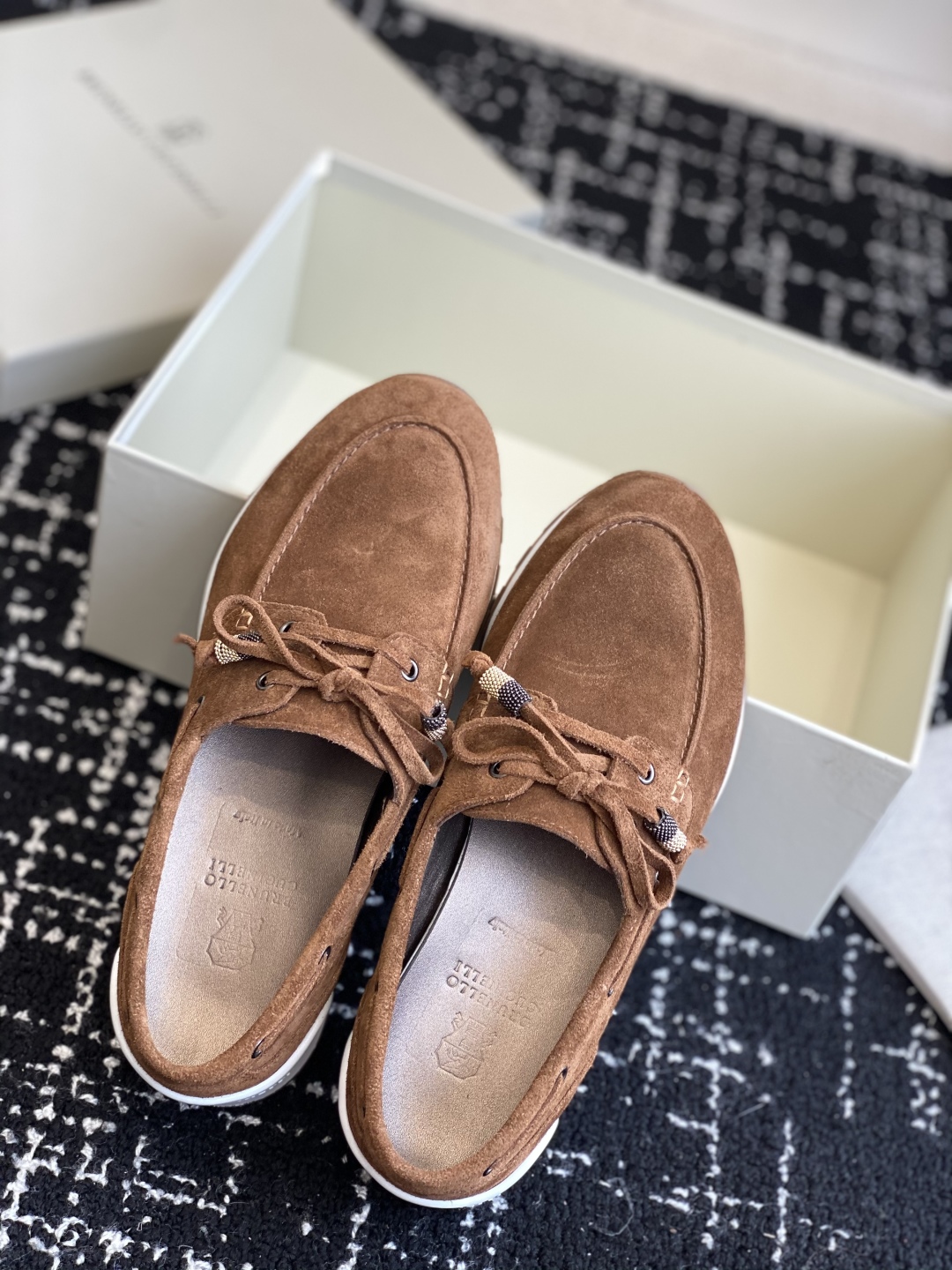 代购级
Brunello Cucinelli 25ss最新 Bc 系带 休闲鞋 

鞋面进口麂皮 内里进