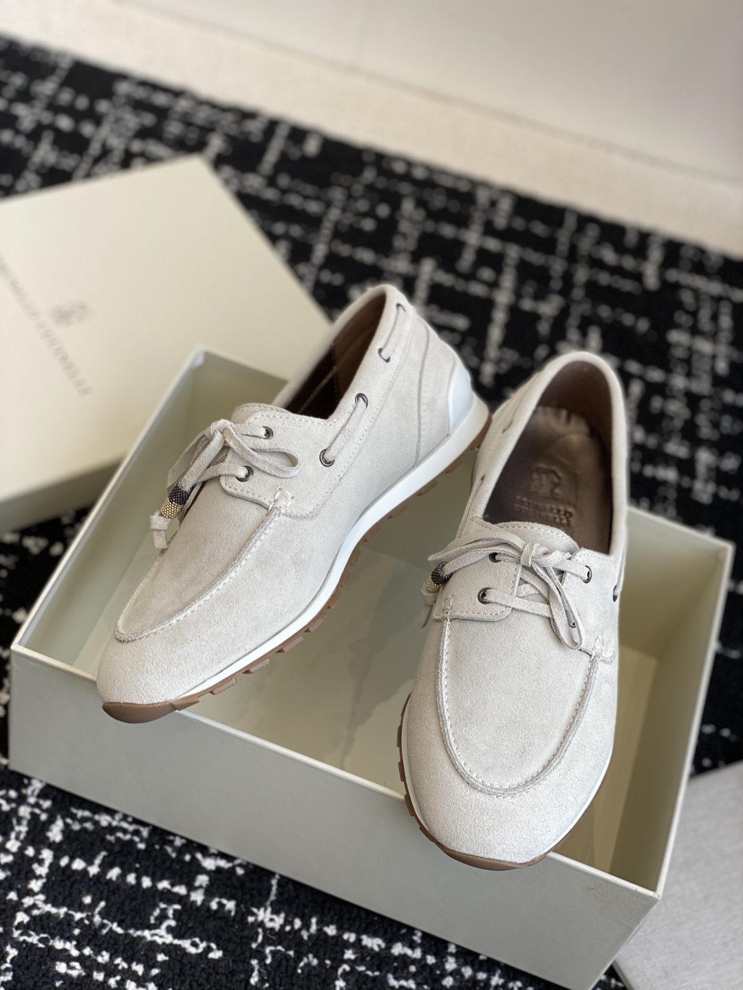 代购级
Brunello Cucinelli 25ss最新 Bc 系带 休闲鞋 

鞋面进口麂皮 内里进