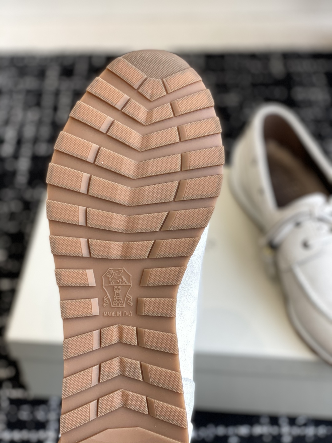 代购级
Brunello Cucinelli 25ss最新 Bc 系带 休闲鞋 

鞋面进口麂皮 内里进