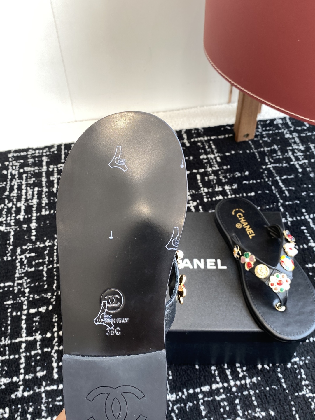 代购级
CHANEL 香奈儿 25ss 夏季新款 编织 夹脚人字拖 海滩必备款

Chanel2025香