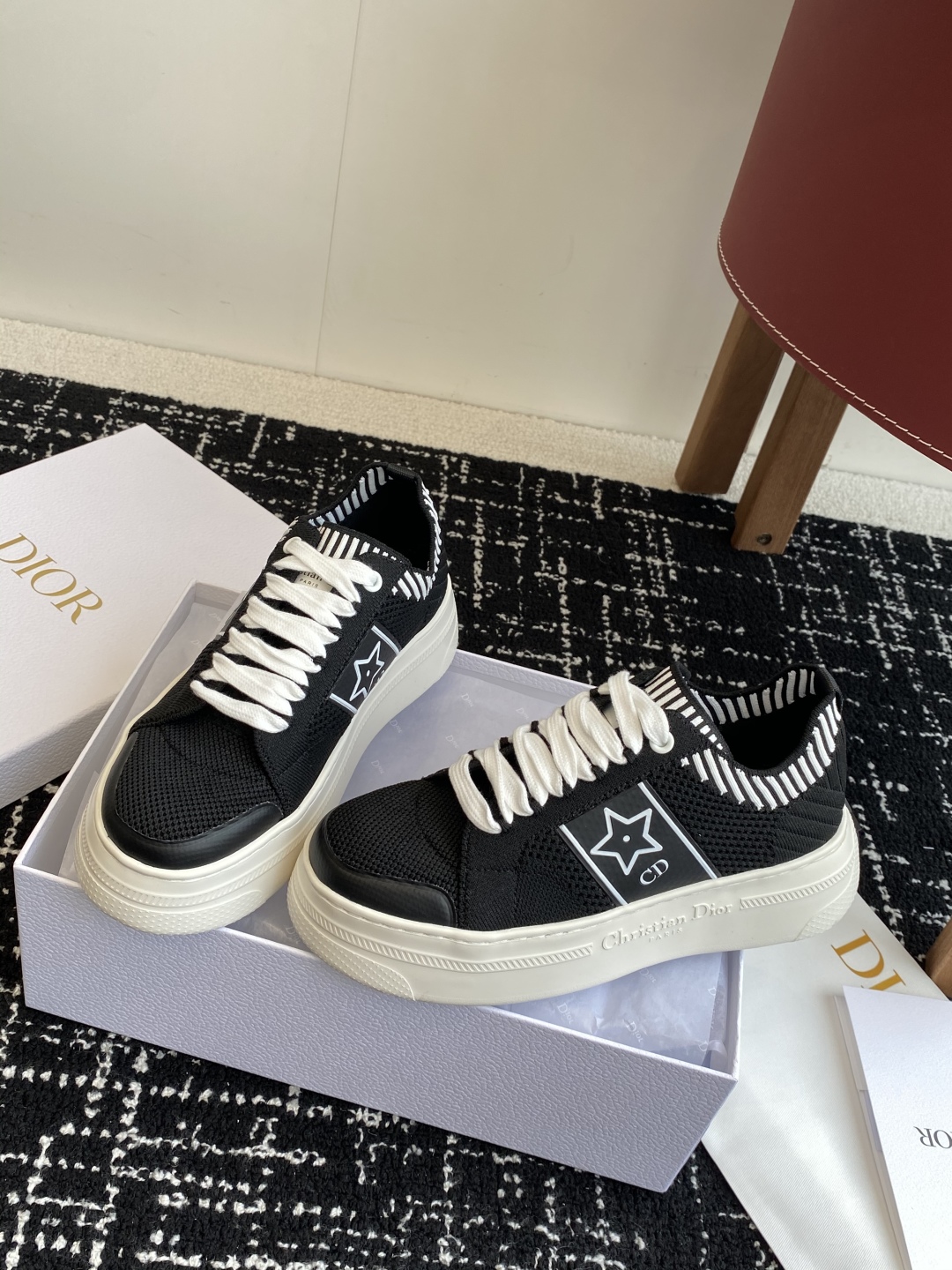 代购级
 (薄底款，厚底款) Dior 迪奥25春夏意Star 运动鞋为经典单品，经久不衰的设计别具一格