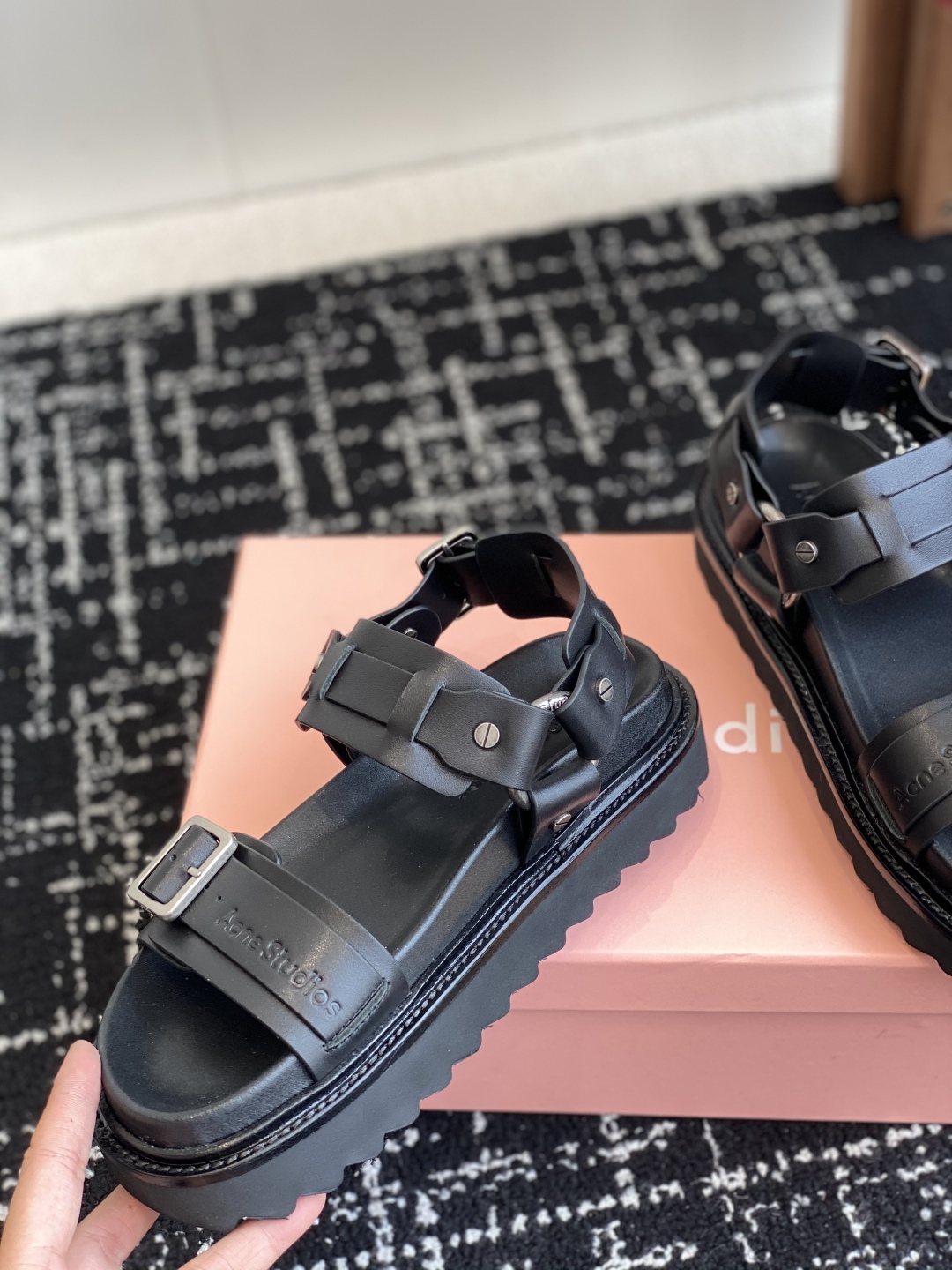 代购级
Acne Studios 25ss 新款春夏 Acne Studios凉鞋

鞋面采用带有纹路的