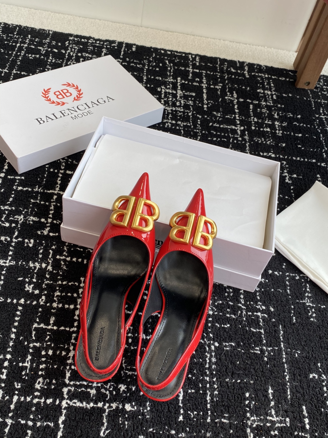 代购级
Balenciaga 25s春夏新款 双B 扣尖头 凉鞋 单鞋 高跟鞋

巴黎世家出的高跟鞋都很