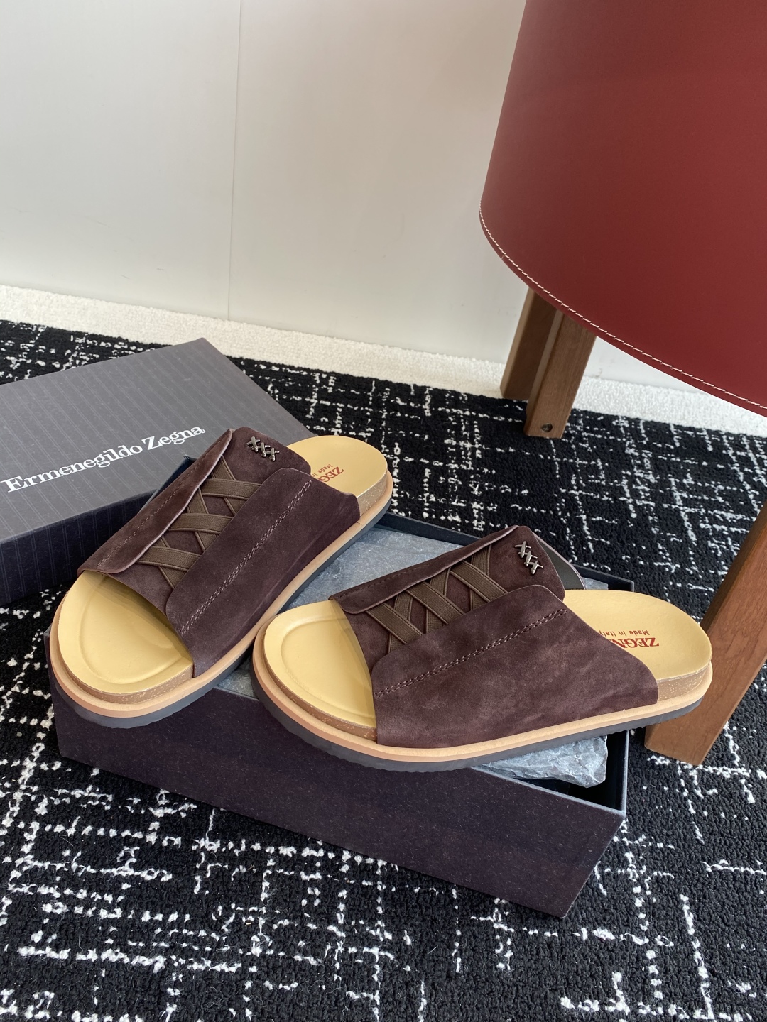代购级
ZEGNA 杰尼亚 xxx系列 一字 厚底 老钱风 凉拖鞋

原版购入开发 做货 这款zegna