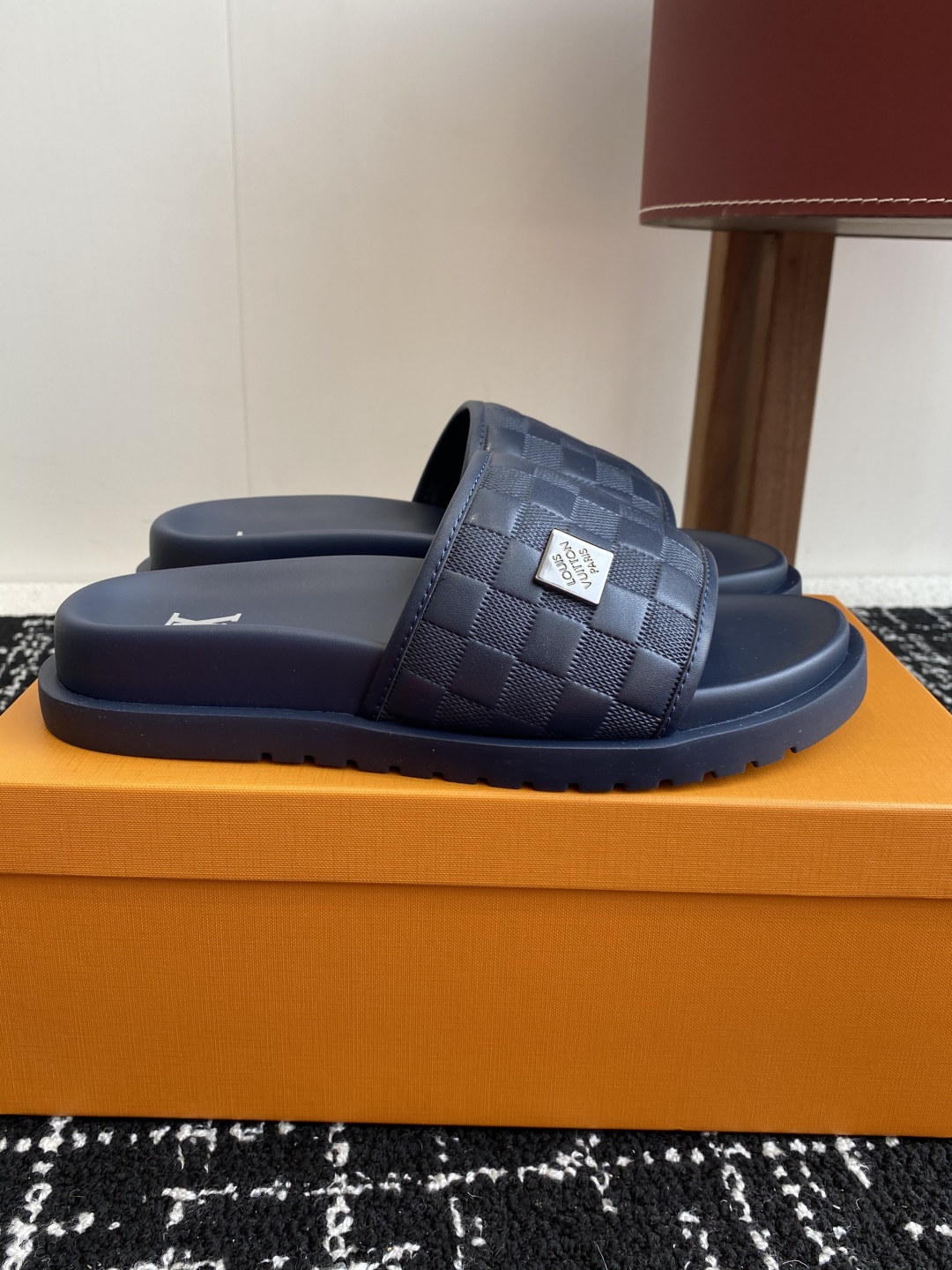 代购级
Louis vuitton 25ss 沙滩拖 又一爆款 最新 顶配版本

LV一出即巅峰的超爆款