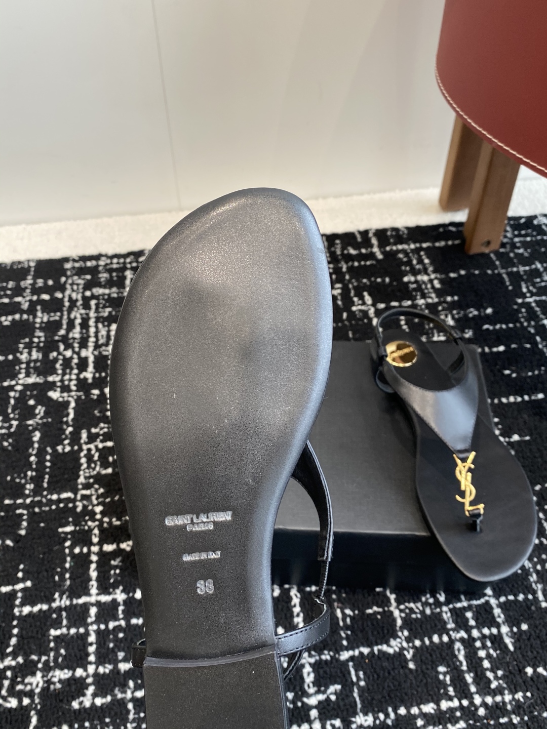 代购级
Saint Laurent圣罗兰、平板夹脚凉鞋 拖鞋 25ss 早春专柜同步最新款、YSL、Lo