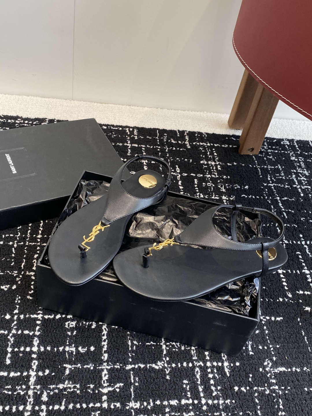 代购级
Saint Laurent圣罗兰、平板夹脚凉鞋 拖鞋 25ss 早春专柜同步最新款、YSL、Lo
