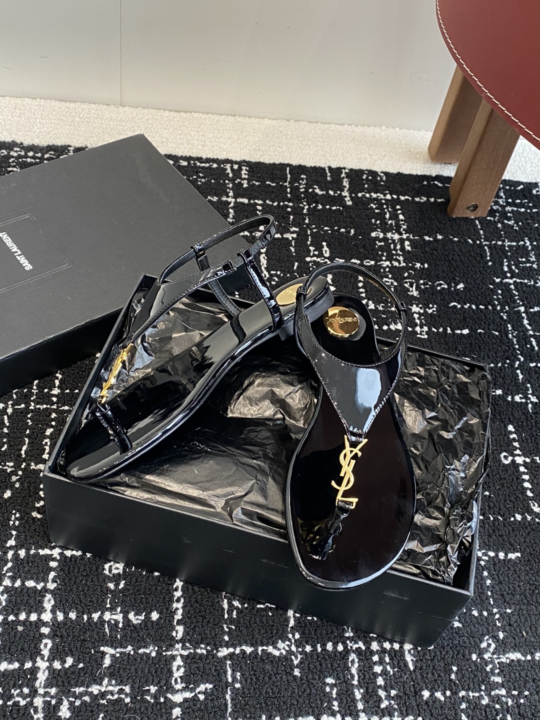 代购级
Saint Laurent圣罗兰、平板夹脚凉鞋 拖鞋 25ss 早春专柜同步最新款、YSL、Lo